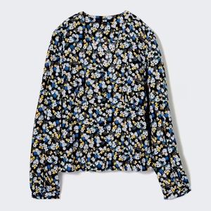 Uniqlo Printed V-Neck Long-Sleeve Blouse NWT